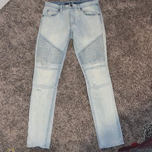 Light wash decoy jeans never worn